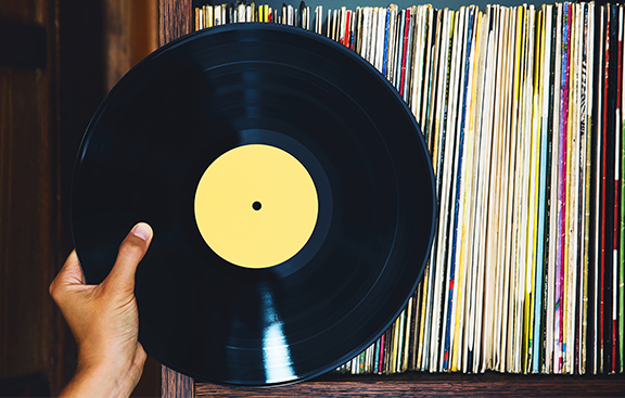 How to ship vinyl records - the safety vs price overview - Shipixy